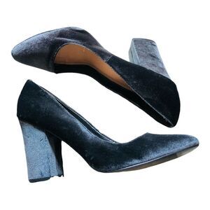 Mossimo women's sz 11 grey velvet pumps